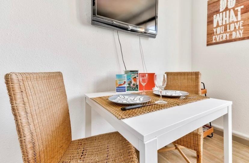 Studio Avec Piscines A 500M De La Plage Bandol Ngoại thất bức ảnh